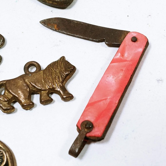 Vtg Cracker Jack Gumball Prize Metal Charms Hermonica Elsie Cow Tomahawk Teeth - Picture 9 of 9